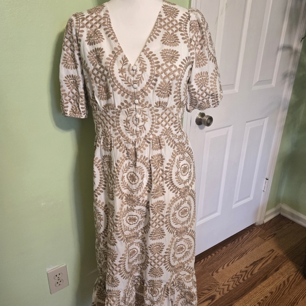 Adelyn Rae Gold and Cream Midi Dress - Picture 5 of 9